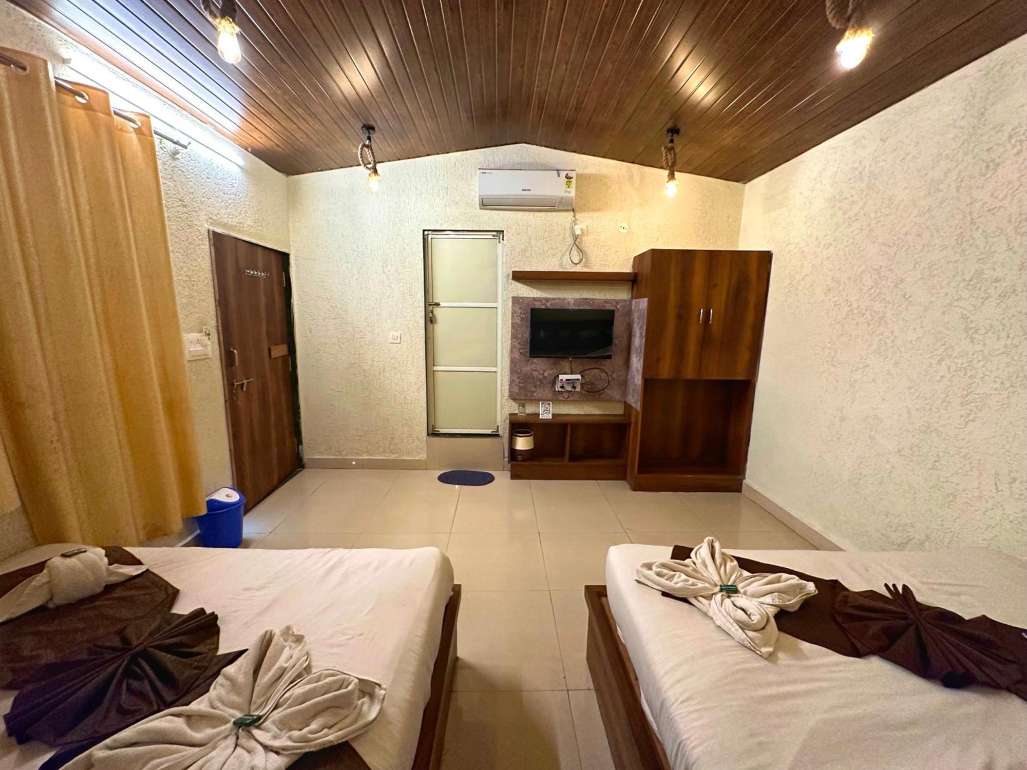 Hotel Payal & Restaurent Pachmarhi Ngoại thất bức ảnh
