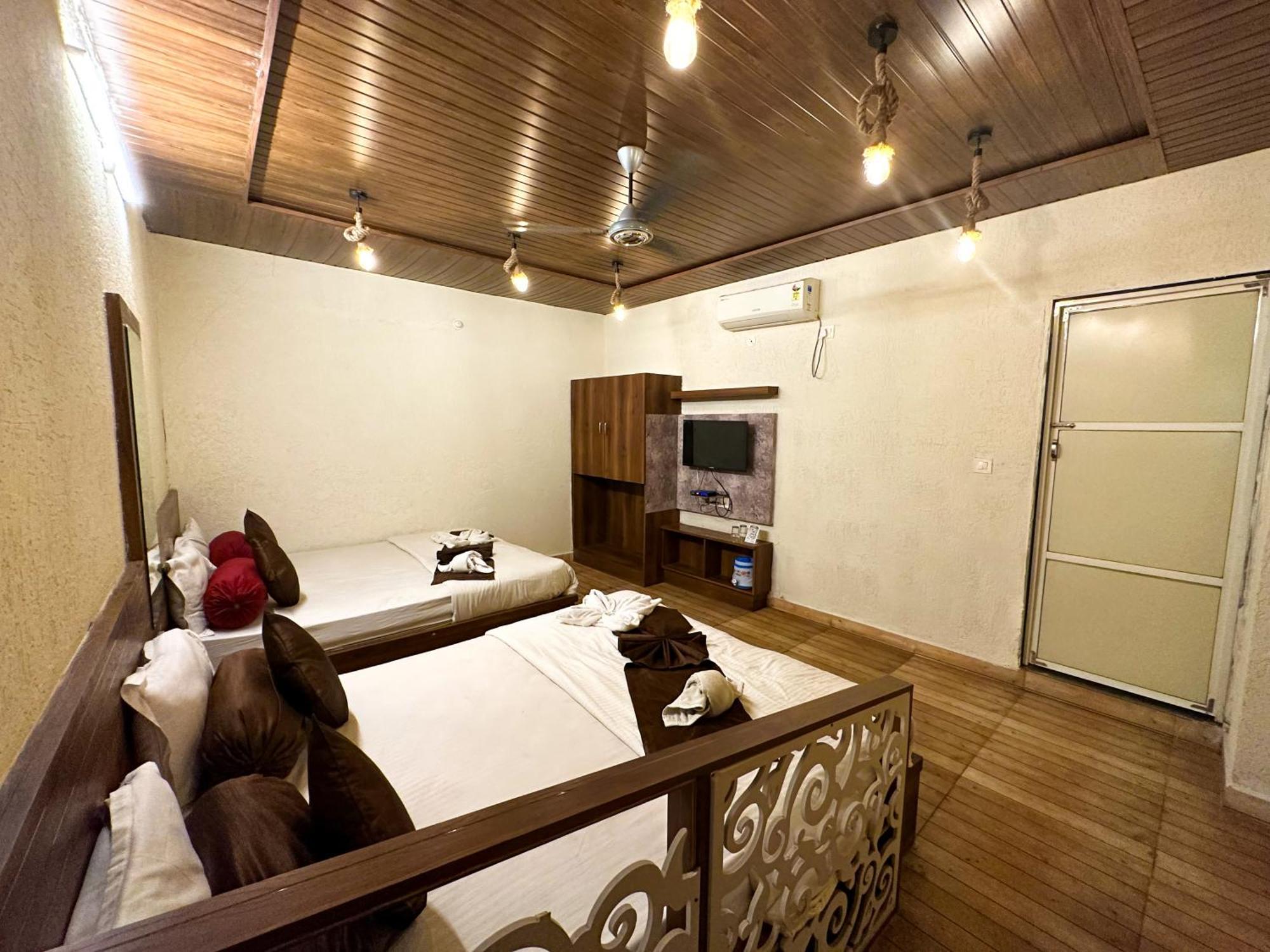 Hotel Payal & Restaurent Pachmarhi Ngoại thất bức ảnh